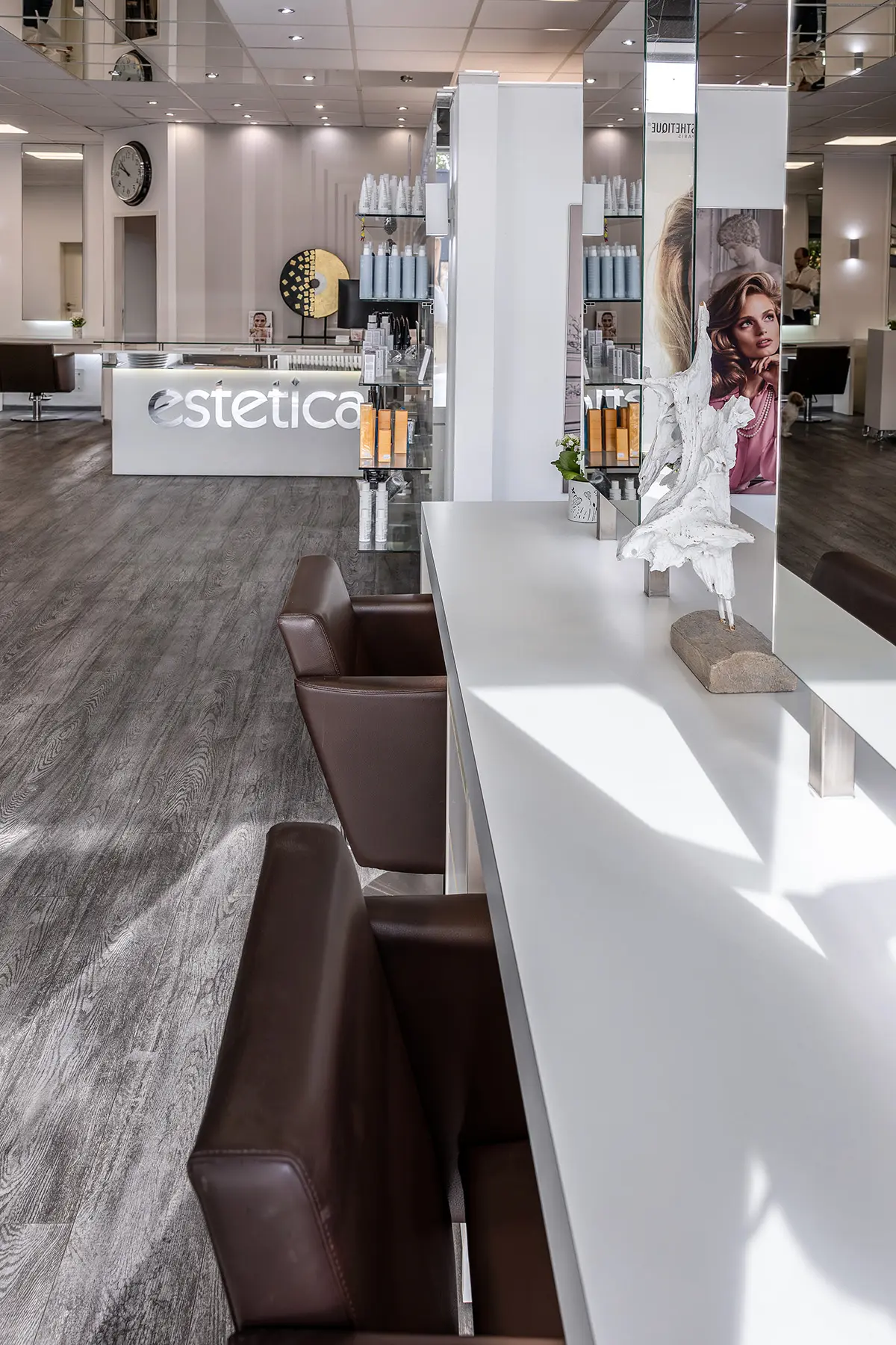 Friseur Estetica Salon 10