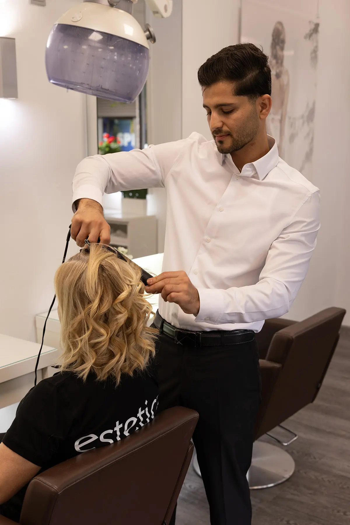 Friseur Estetica Team Styling Kovan